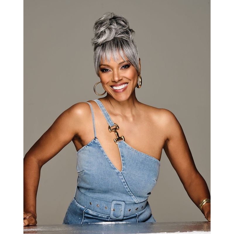 Sleek Style Bun & Bangs by Kim Kimble MC1  Caviar