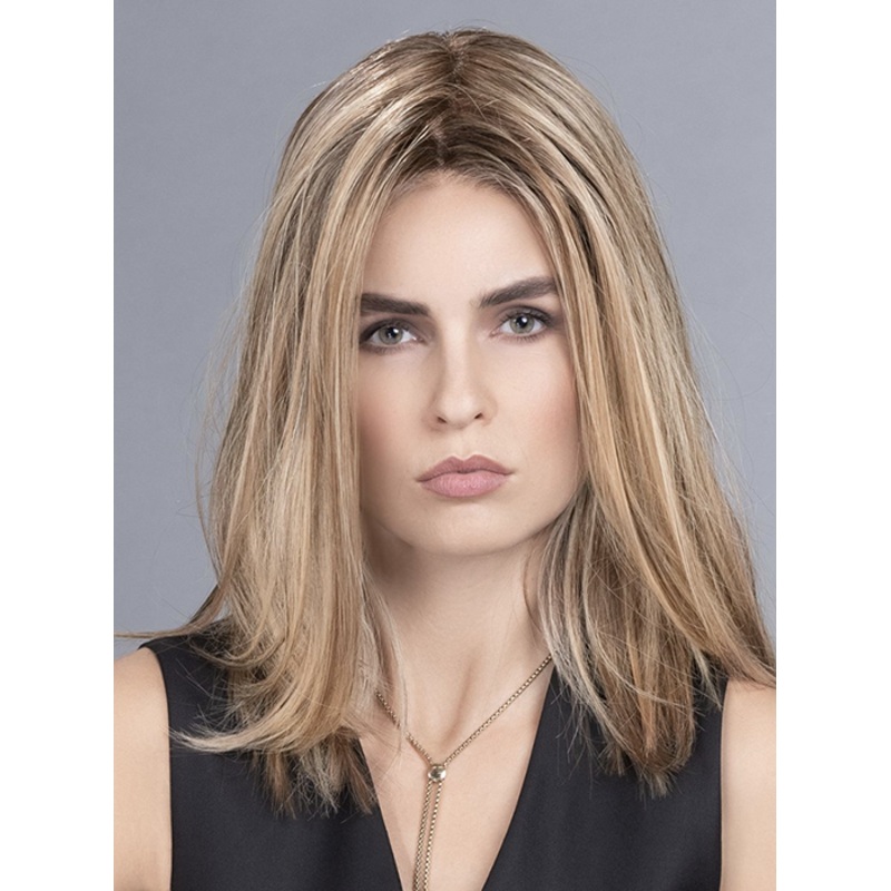 famous sandy blonde mix