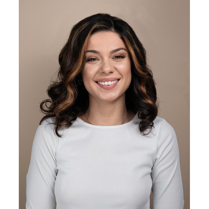 bouncy curls human wig – 10″ bronzed highlights.