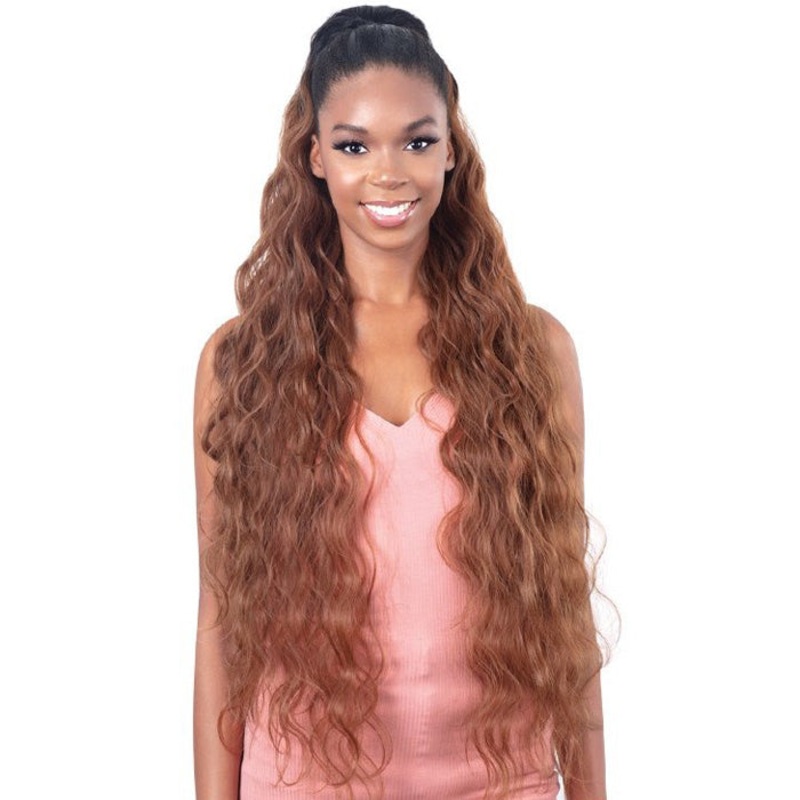 Model Model Gardenia Drawstring Ponytail – BEACHY WAVE 36 2