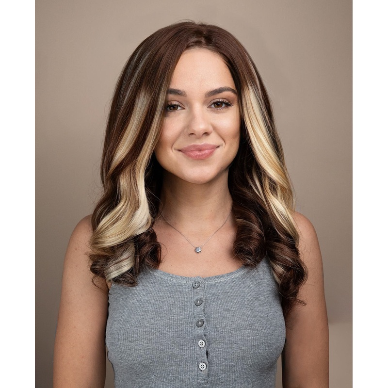 lace front human wig – 20″ chunky highlights.