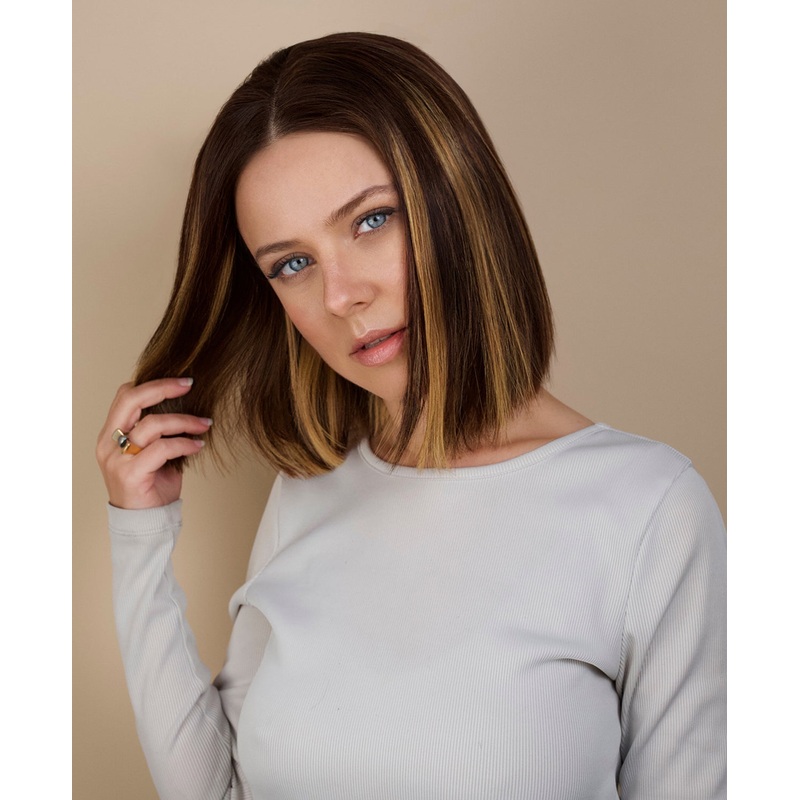 lace front bob human wig – 10″ rooted beige highlights.
