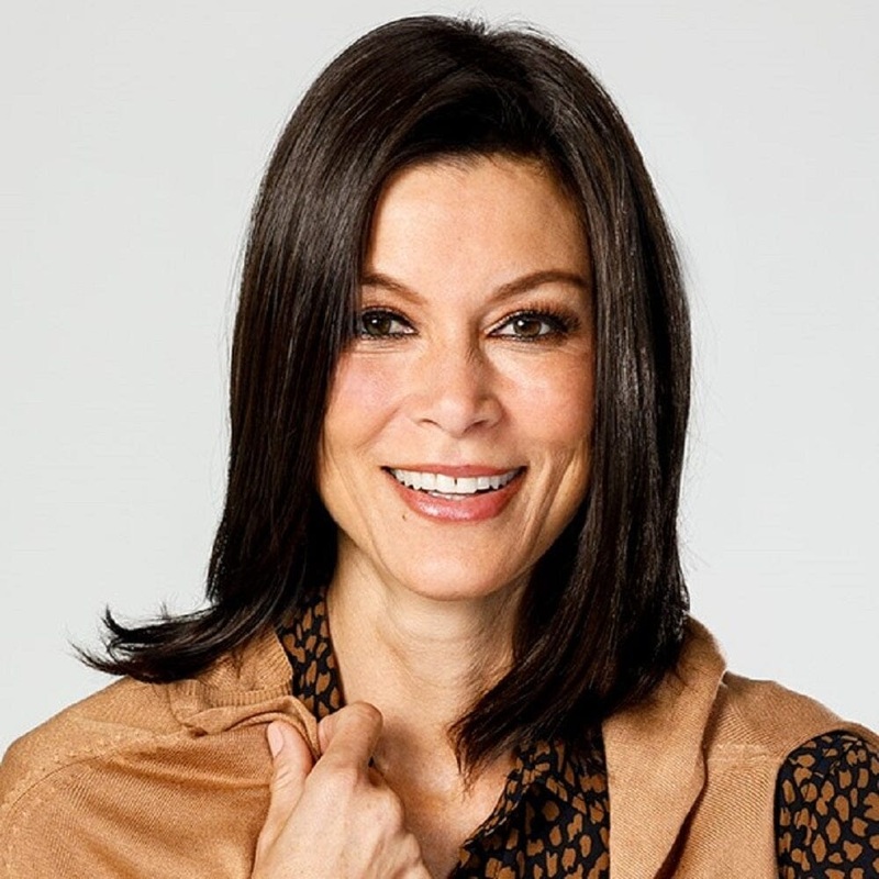 EasiPart Medium HD 12″ Topper by Jon Renau | Easihair 1B Hot Fudge