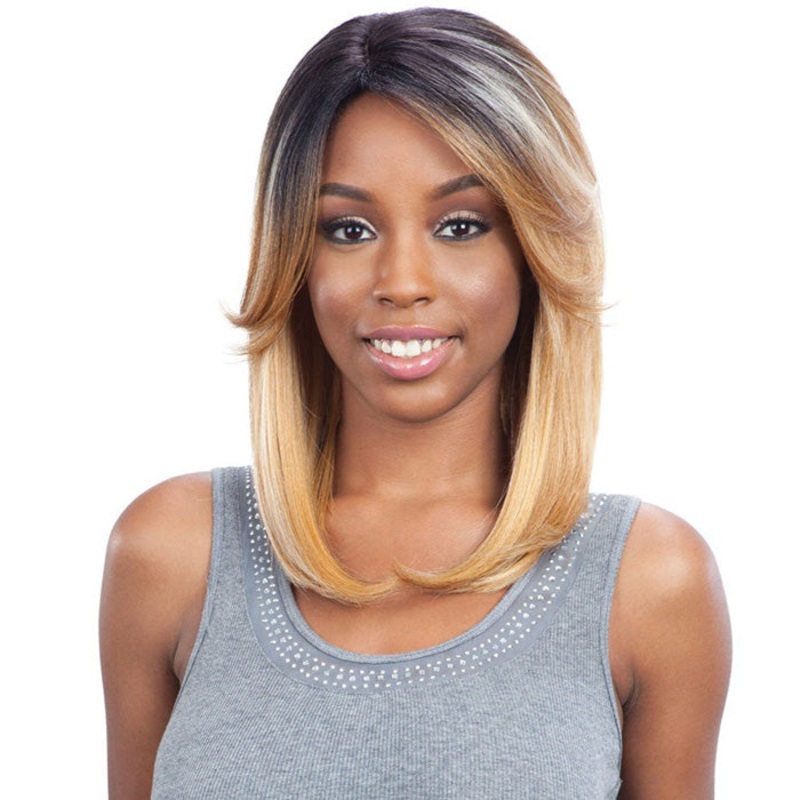 Model Model Premium Seven Star Wig – MAERA SOPEMERALD