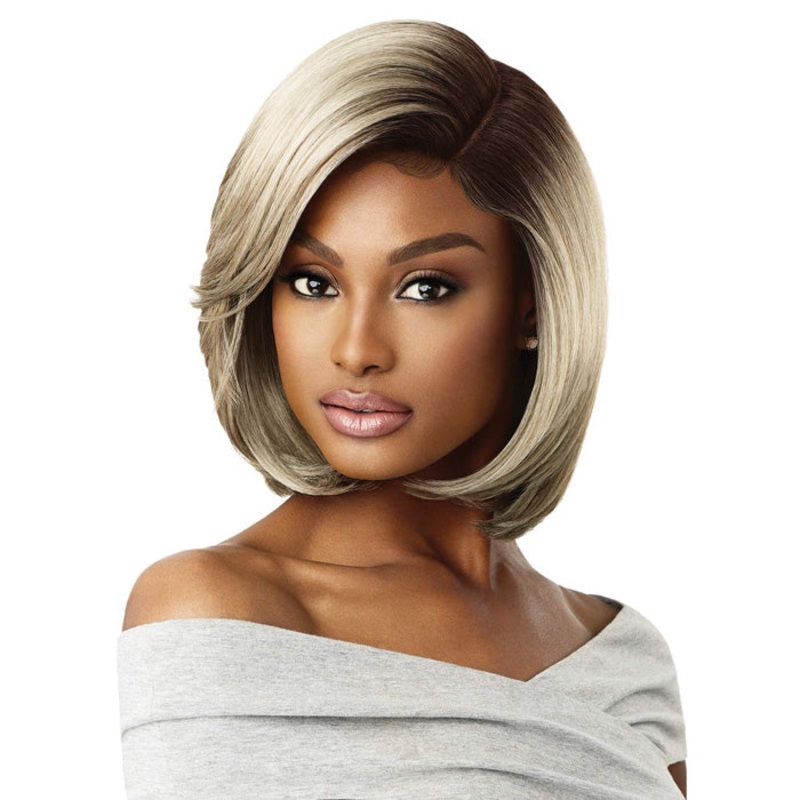 Outre 5″ Deep L-Part Swiss Lace Front Wig – DAKOTA DR4ASHBLONDE