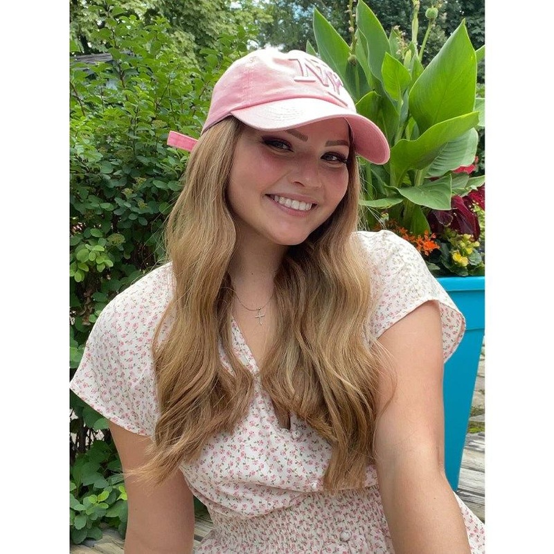 24″ HatFall Wig Medium Blonde