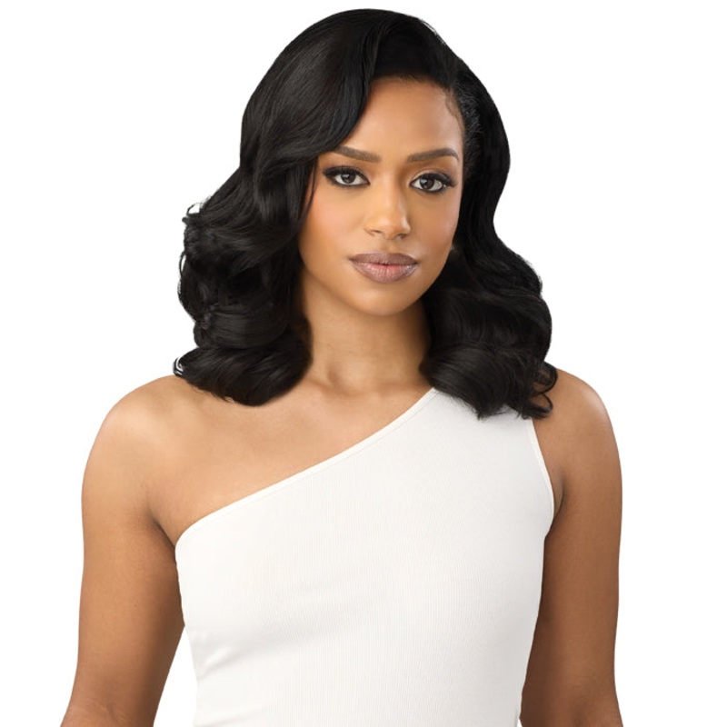 Outre Quick Weave Half Wig – LIVONIA 1