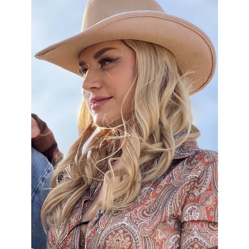 24″ HatFall Beige Blonde